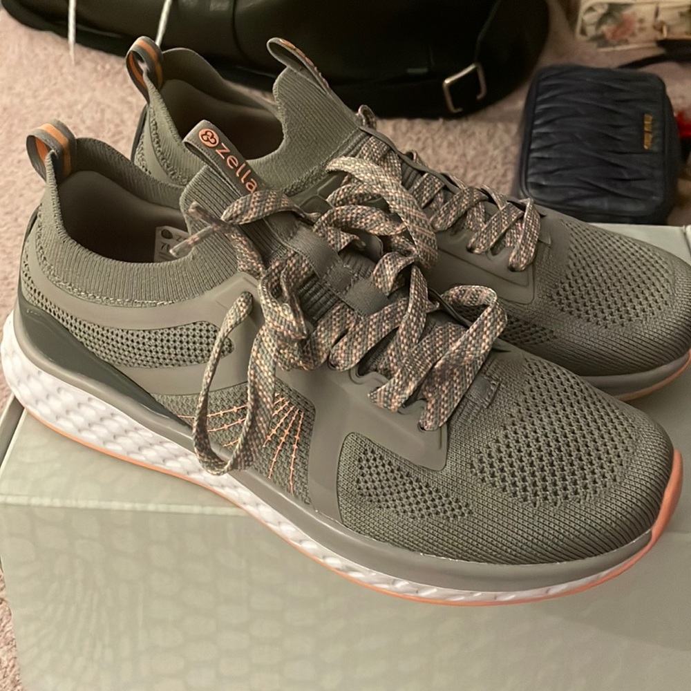 Zella sneakers 👟